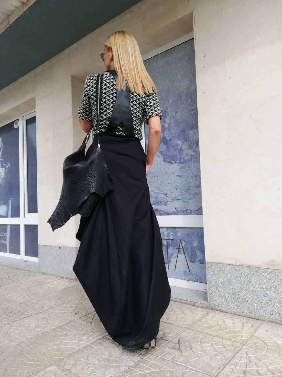 Extravagant asymmetric skirt FADA Extravagant asymmetric skirt FADA