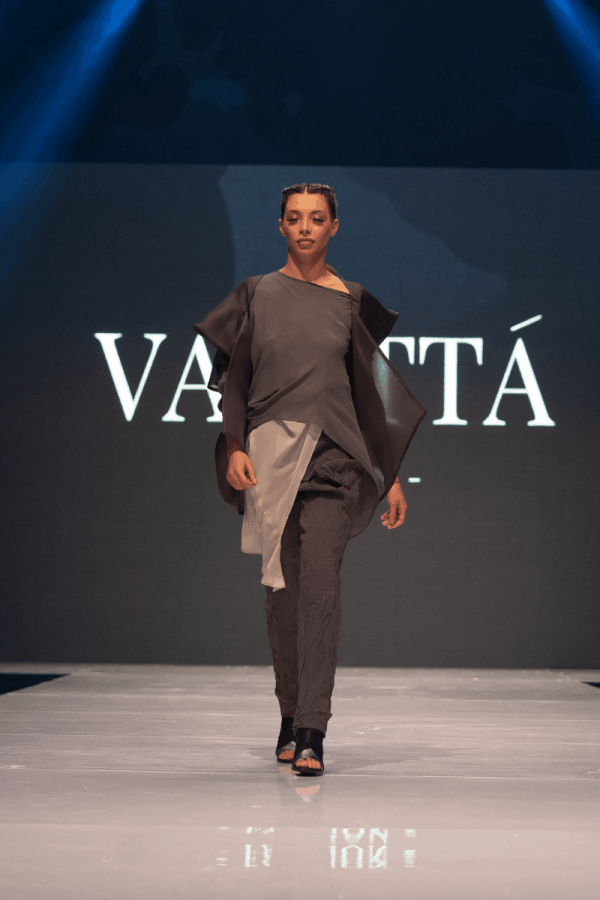 Ladies blouse in two parts 1015