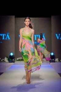 Long ladies dress 1038