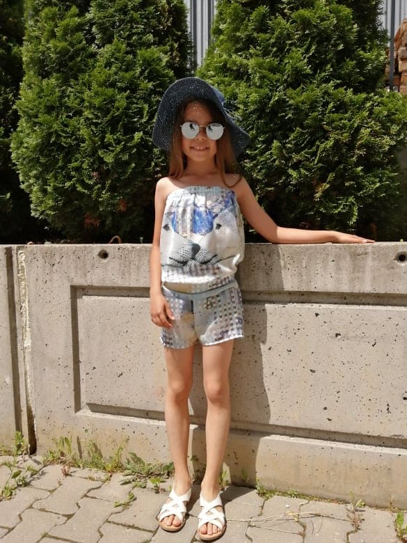 Short children 's overalls Short children 's overalls