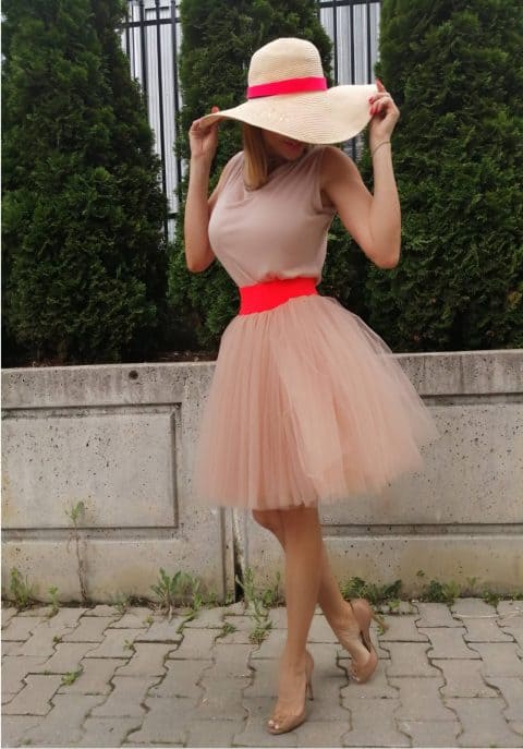 Short ladies skirt 1045